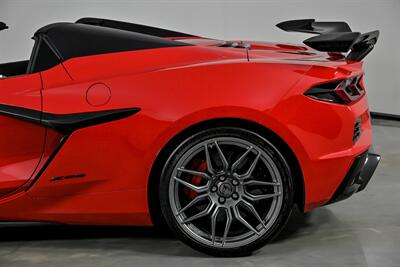 2023 Chevrolet Corvette Z06   - Photo 9 - Joliet, IL 60435