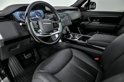 2023 Land Rover Range Rover P530 SE LWB - Photo 21 - Joliet, IL 60435