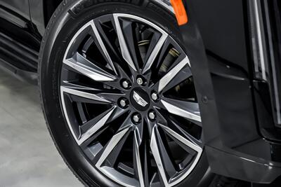 2023 Cadillac Escalade Sport   - Photo 4 - Joliet, IL 60435