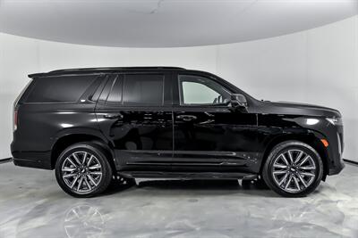 2023 Cadillac Escalade Sport   - Photo 14 - Joliet, IL 60435