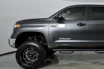 2019 Toyota Tundra SR5   - Photo 7 - Joliet, IL 60435