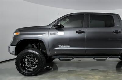 2019 Toyota Tundra SR5   - Photo 6 - Joliet, IL 60435