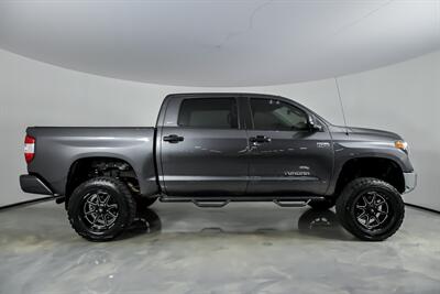 2019 Toyota Tundra SR5   - Photo 15 - Joliet, IL 60435