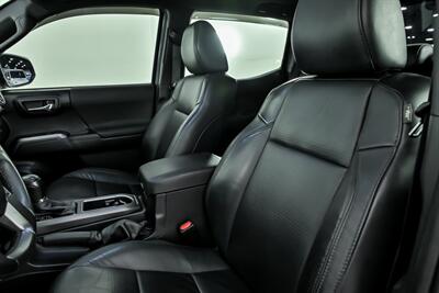 2021 Toyota Tacoma TRD Off-Road   - Photo 19 - Joliet, IL 60435