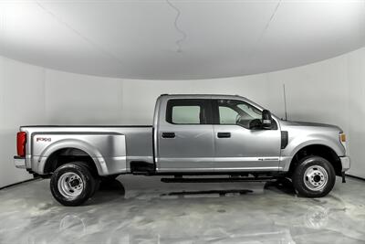 2022 Ford F-350 Super Duty XL   - Photo 14 - Joliet, IL 60435