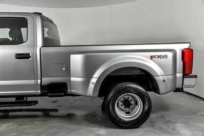 2022 Ford F-350 Super Duty XL   - Photo 9 - Joliet, IL 60435