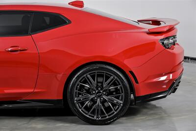 2022 Chevrolet Camaro ZL1-$30K MODS-MINT ZL1!   - Photo 9 - Joliet, IL 60435