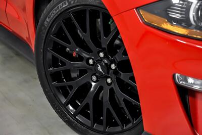 2019 Ford Mustang GT   - Photo 4 - Joliet, IL 60435