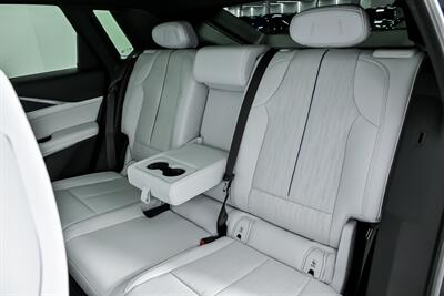 2024 Cadillac LYRIQ Luxury 3   - Photo 25 - Joliet, IL 60435