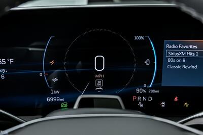 2024 Cadillac LYRIQ Luxury 3   - Photo 27 - Joliet, IL 60435