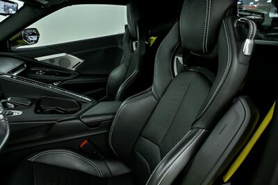 2021 Chevrolet Corvette Stingray 2LT   - Photo 24 - Joliet, IL 60435