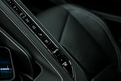 2021 Chevrolet Corvette Stingray 2LT   - Photo 39 - Joliet, IL 60435