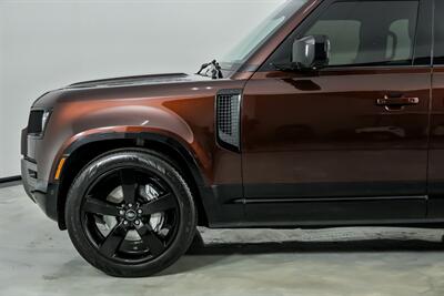2024 Land Rover Defender 130 P400 X-Dynamic SE   - Photo 7 - Joliet, IL 60435