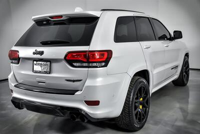 2018 Jeep Grand Cherokee Trackhawk   - Photo 12 - Joliet, IL 60435