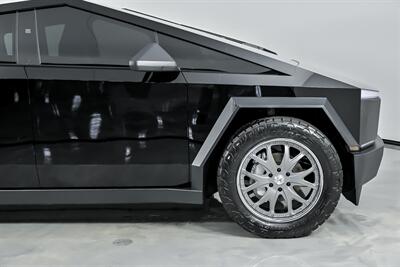 2024 Tesla Cybertruck Cyberbeast   - Photo 14 - Joliet, IL 60435
