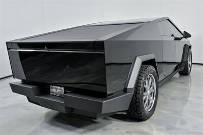 2024 Tesla Cybertruck Cyberbeast   - Photo 11 - Joliet, IL 60435