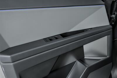 2024 Tesla Cybertruck Cyberbeast   - Photo 17 - Joliet, IL 60435