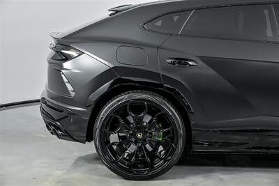2022 Lamborghini Urus -MATTE BLACK WRAP-BLUE CEPHEUS PAINT!   - Photo 13 - Joliet, IL 60435