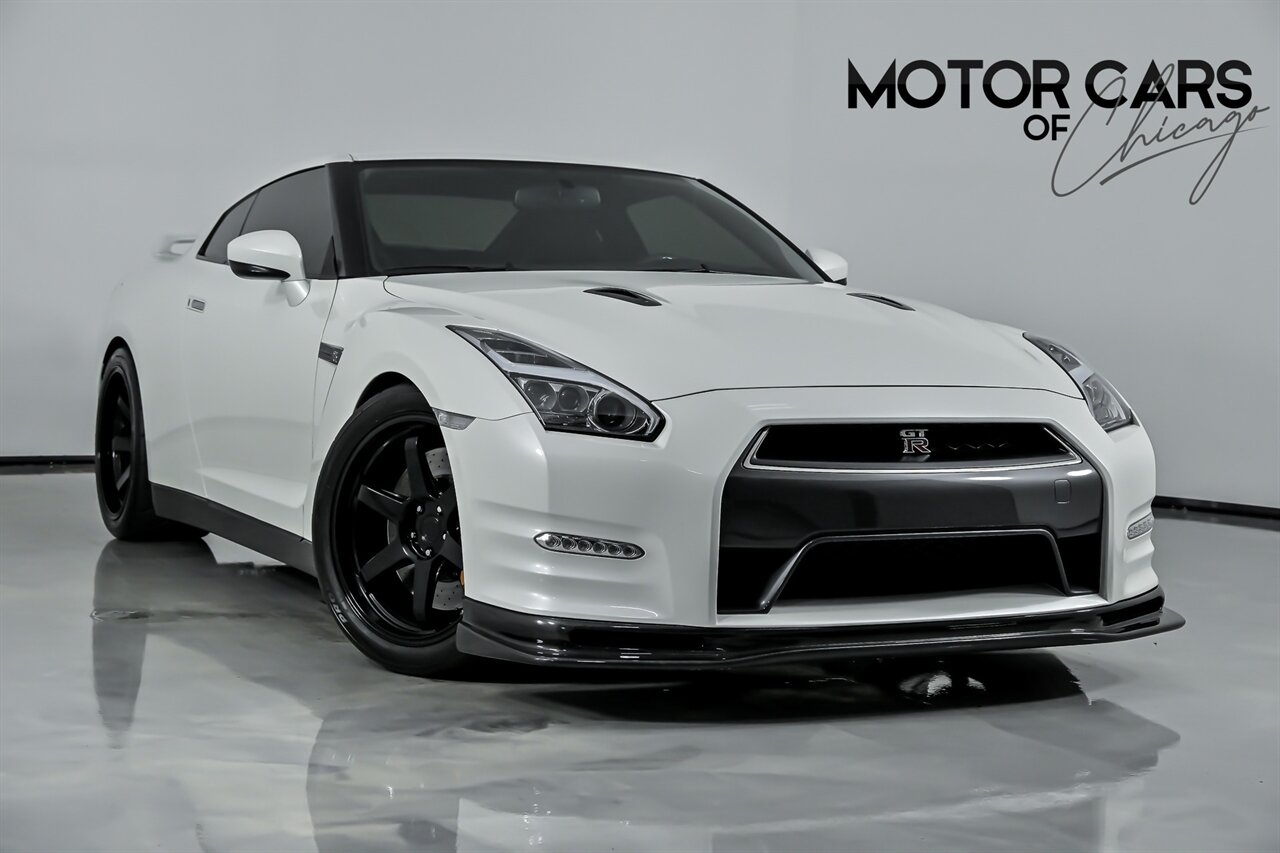 2013 Nissan GT-R Premium - Photo 1 - Joliet, IL 60435