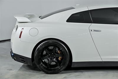 2013 Nissan GT-R Premium   - Photo 13 - Joliet, IL 60435