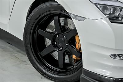 2013 Nissan GT-R Premium   - Photo 4 - Joliet, IL 60435