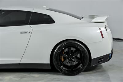 2013 Nissan GT-R Premium   - Photo 9 - Joliet, IL 60435