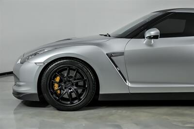 2009 Nissan GT-R Premium-$40K MODS-MINT GT-R!   - Photo 6 - Joliet, IL 60435