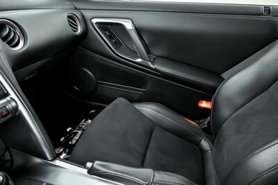 2009 Nissan GT-R Premium-$40K MODS-MINT GT-R!   - Photo 37 - Joliet, IL 60435