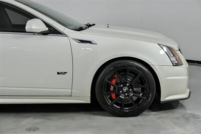 2014 Cadillac CTS-V -RARE MANUAL TRANS WAGON!   - Photo 15 - Joliet, IL 60435
