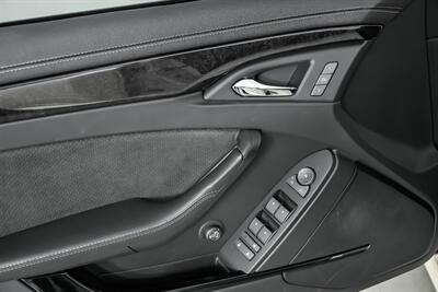 2014 Cadillac CTS-V -RARE MANUAL TRANS WAGON!   - Photo 18 - Joliet, IL 60435