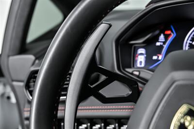 2020 Lamborghini Huracan EVO   - Photo 28 - Joliet, IL 60435
