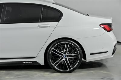 2020 BMW 750i xDrive - Photo 9 - Joliet, IL 60435