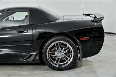 2003 Chevrolet Corvette Z06   - Photo 9 - Joliet, IL 60435