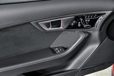 2016 Jaguar F-TYPE R   - Photo 18 - Joliet, IL 60435