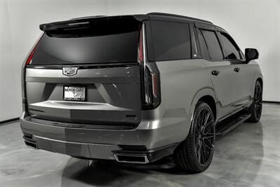 2021 Cadillac Escalade Premium Luxury   - Photo 12 - Joliet, IL 60435