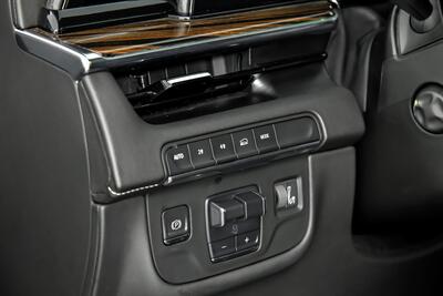 2021 Cadillac Escalade Premium Luxury   - Photo 30 - Joliet, IL 60435