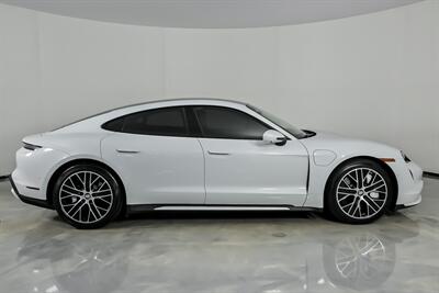 2020 Porsche Taycan Turbo   - Photo 14 - Joliet, IL 60435