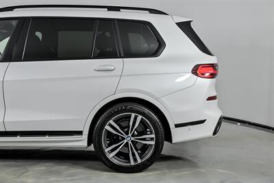 2022 BMW X7 xDrive40i - Photo 9 - Joliet, IL 60435