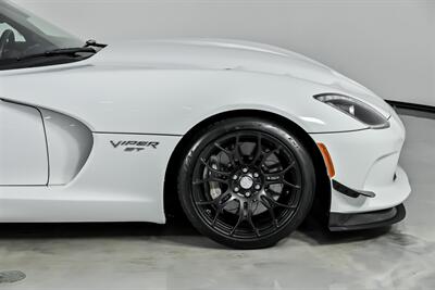 2016 Dodge Viper GTC   - Photo 15 - Joliet, IL 60435