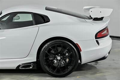 2016 Dodge Viper GTC   - Photo 9 - Joliet, IL 60435