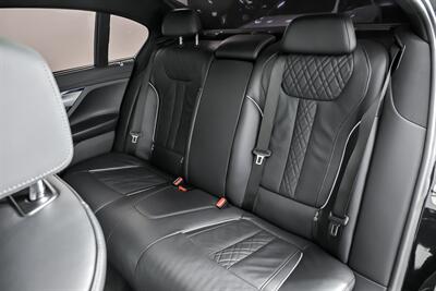 2022 BMW 740i   - Photo 25 - Joliet, IL 60435