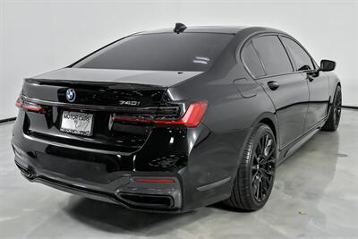 2022 BMW 740i   - Photo 12 - Joliet, IL 60435