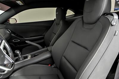 2013 Chevrolet Camaro SS   - Photo 16 - Joliet, IL 60435
