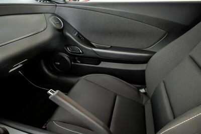 2013 Chevrolet Camaro SS   - Photo 29 - Joliet, IL 60435