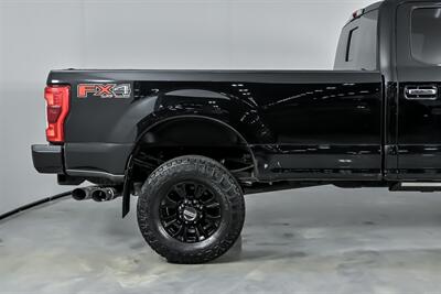 2018 Ford F-250 Super Duty Platinum   - Photo 12 - Joliet, IL 60435