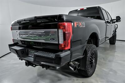 2018 Ford F-250 Super Duty Platinum   - Photo 11 - Joliet, IL 60435