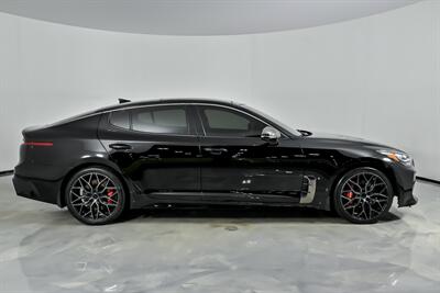 2022 Kia Stinger GT2   - Photo 14 - Joliet, IL 60435