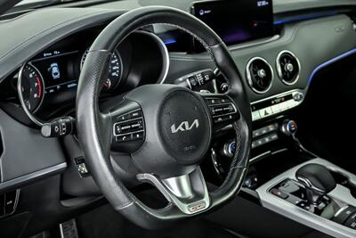 2022 Kia Stinger GT2   - Photo 25 - Joliet, IL 60435