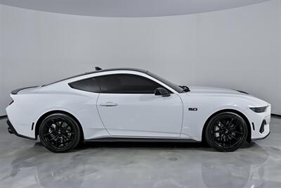 2024 Ford Mustang GT   - Photo 14 - Joliet, IL 60435
