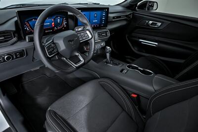 2024 Ford Mustang GT   - Photo 19 - Joliet, IL 60435